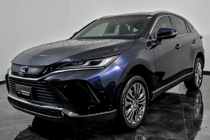 Used 2024 Toyota Venza XLE AWD/4WD image 5