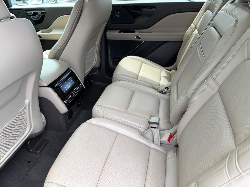 Used 2021 Lincoln Aviator Reserve w/ Elements Package Plus RWD image 11