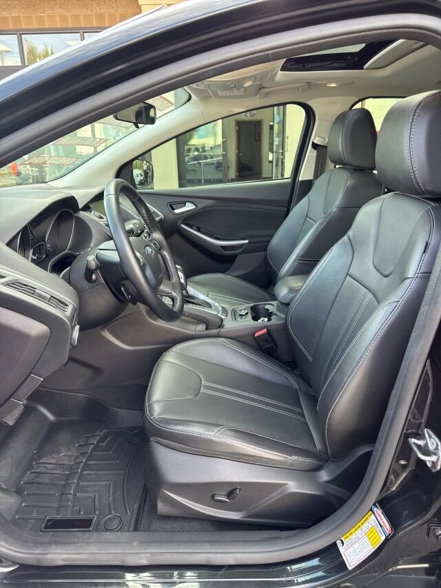 Used 2014 Ford Focus Titanium FWD image 10