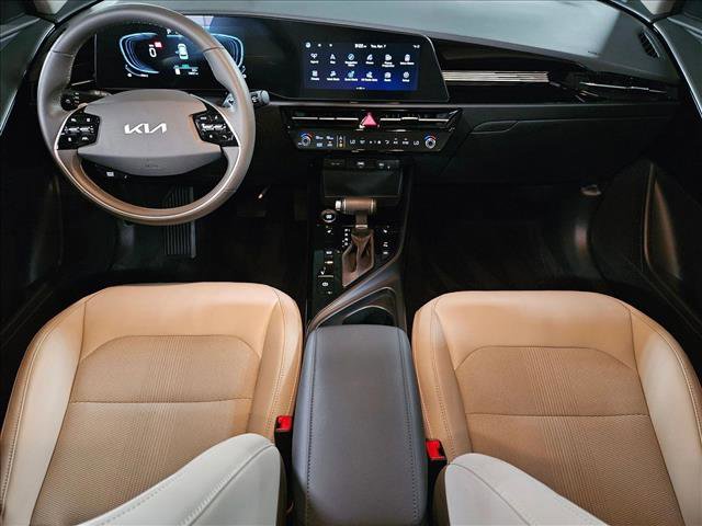 Used 2024 Kia Niro EX image 18