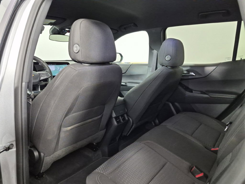 Certified 2026 Chevrolet Equinox LT FWD image 33