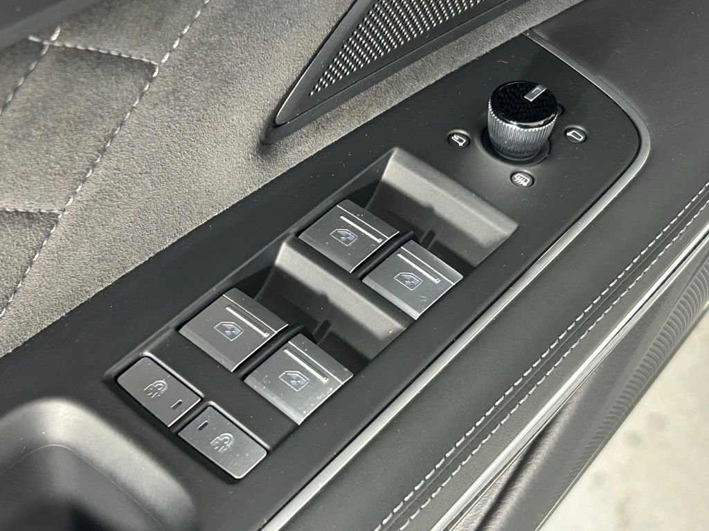 Used 2023 Audi S8 w/ S8 Comfort Plus Package image 32