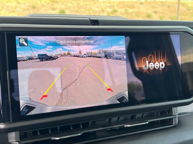 Used 2025 Jeep Gladiator Sport AWD/4WD image 33