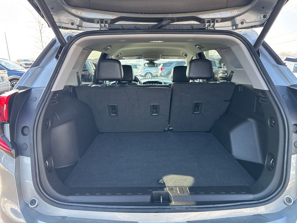 Used 2024 GMC Terrain SLT image 30