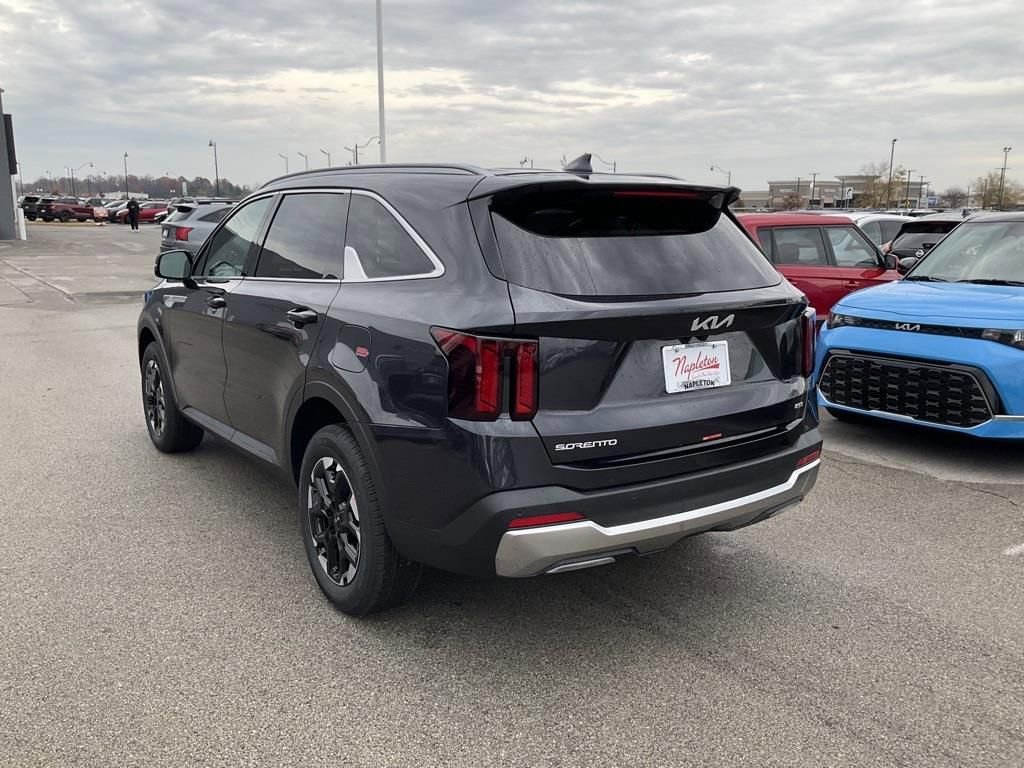 Certified 2025 Kia Sorento S image 5