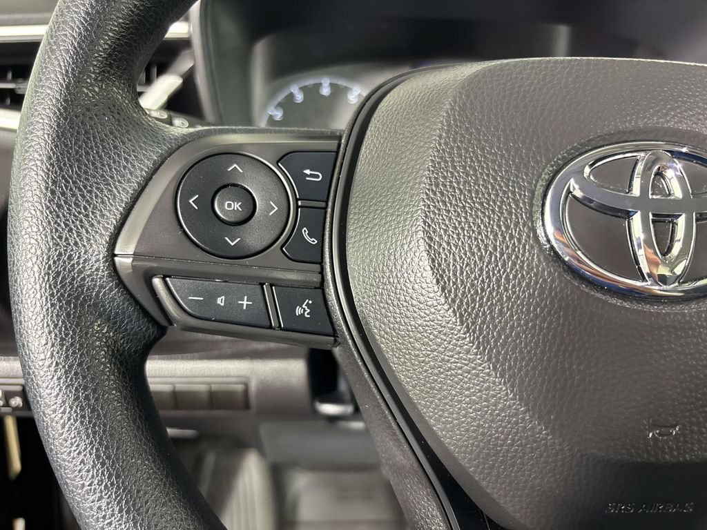 Used 2025 Toyota Corolla LE FWD image 18