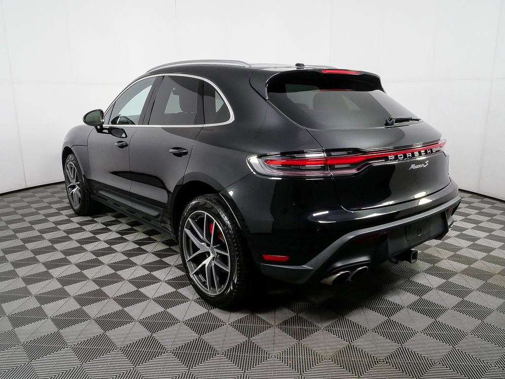 Certified 2023 Porsche Macan S AWD/4WD image 3