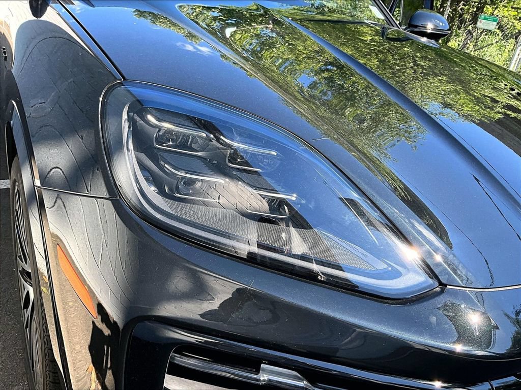 Certified 2026 Porsche Cayenne E-Hybrid Coupe AWD/4WD image 30