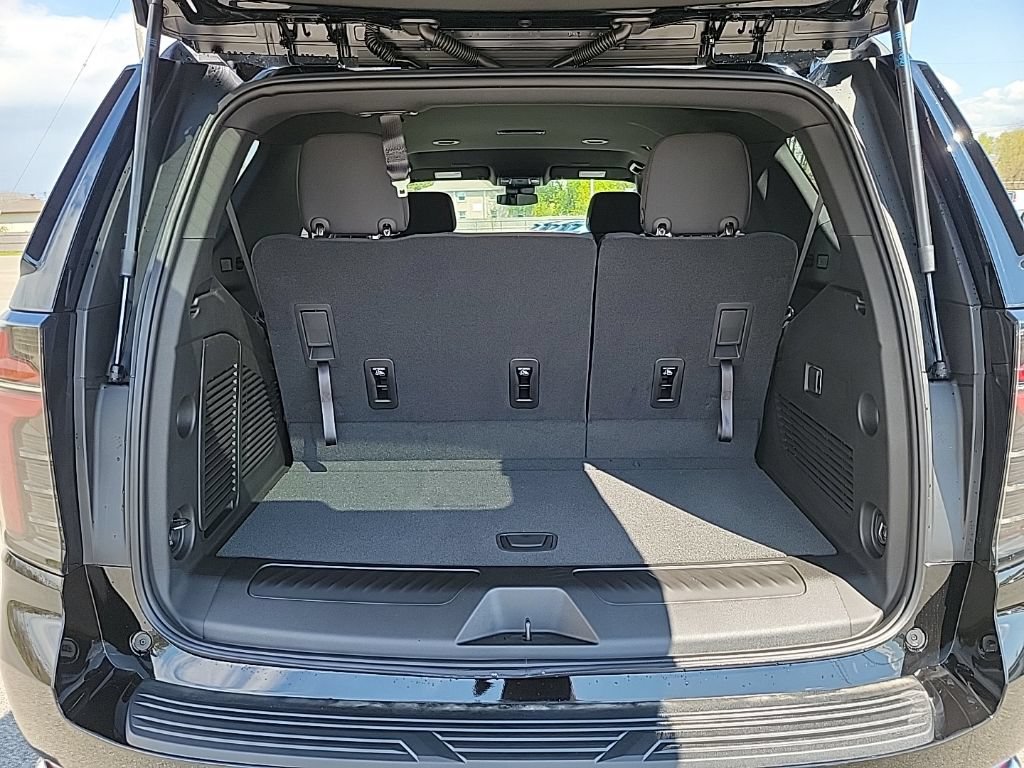 New 2026 Chevrolet Tahoe LS w/ LPO, Dark Essentials Package AWD/4WD image 32