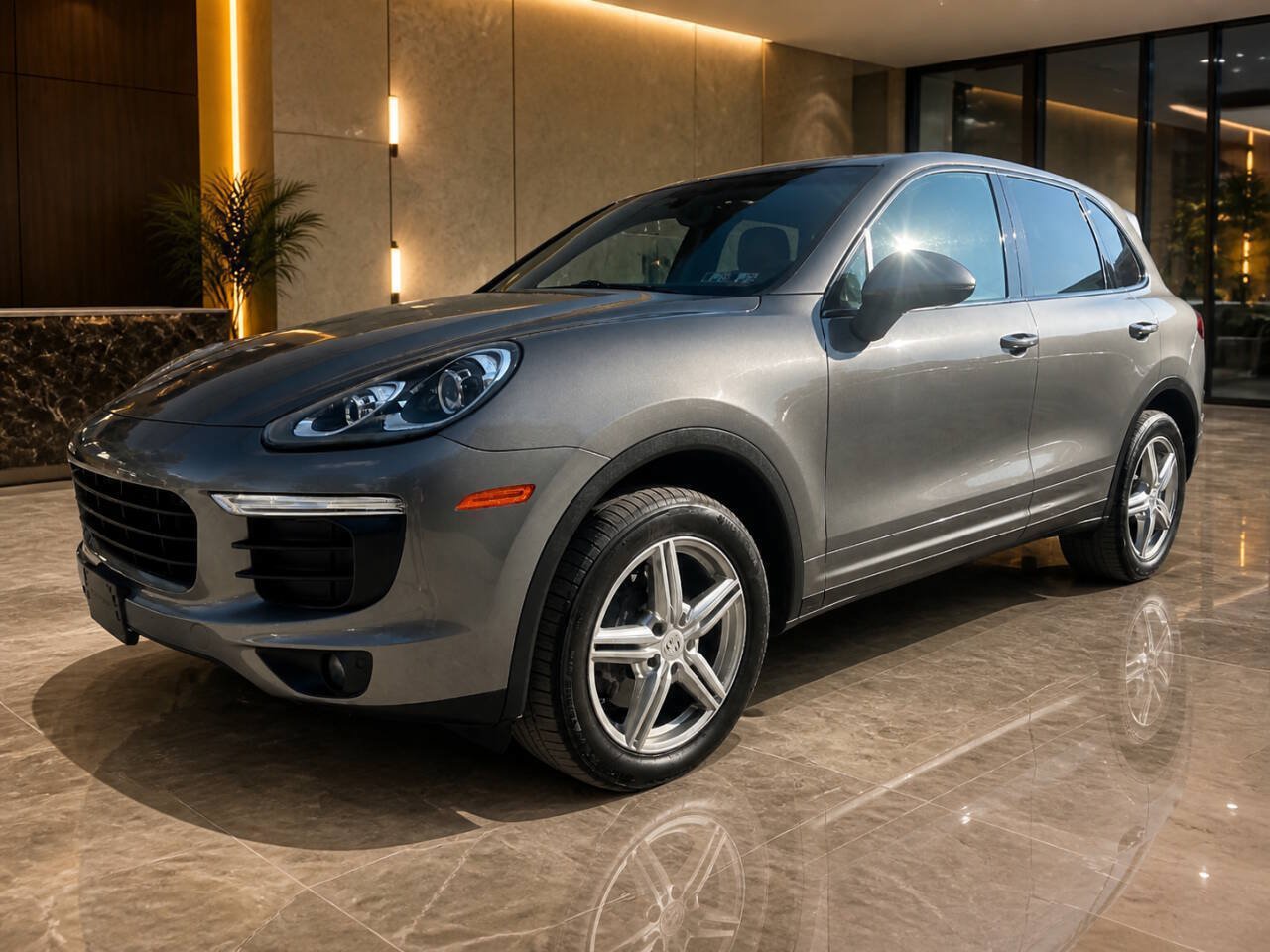 Used 2016 Porsche Cayenne AWD/4WD image 2
