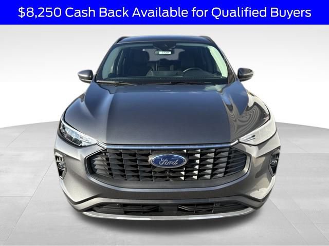 New 2026 Ford Escape SE w/ Class II Trailer Tow Package image 2