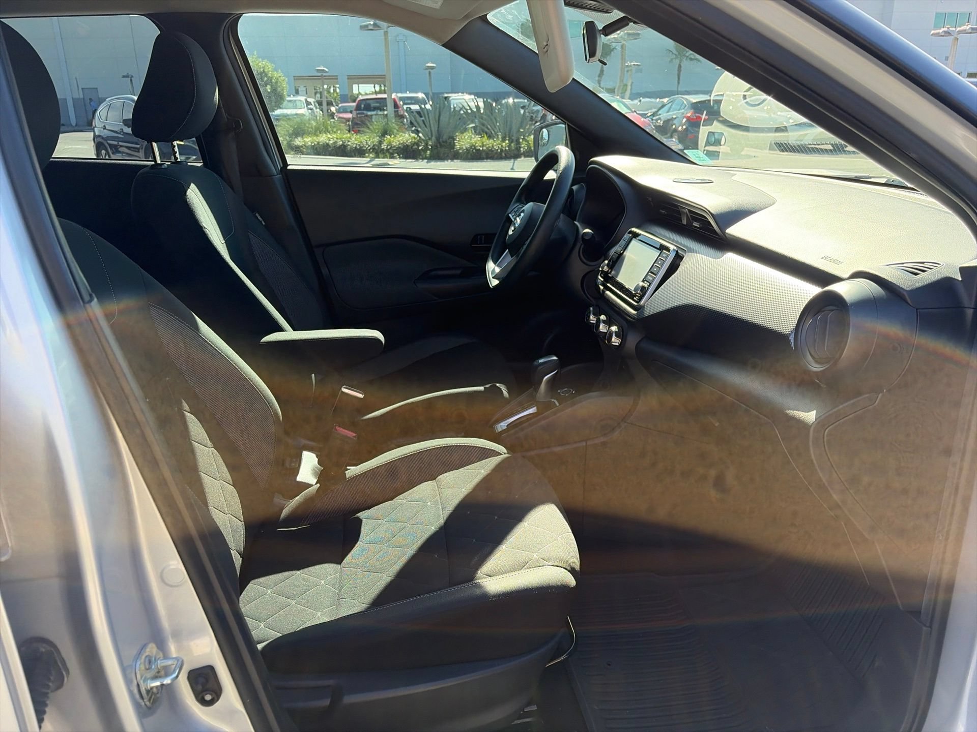 Used 2020 Nissan Kicks S FWD image 17