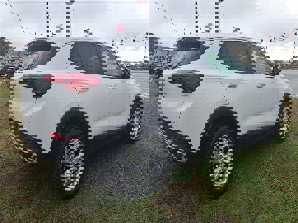 Used 2024 Buick Encore GX Preferred w/ Advanced Technology Package image 2