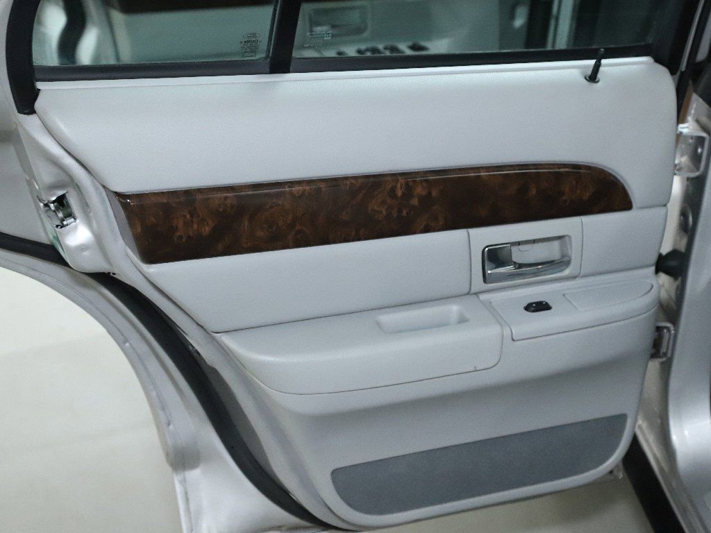 Used 2005 Mercury Grand Marquis LS image 25