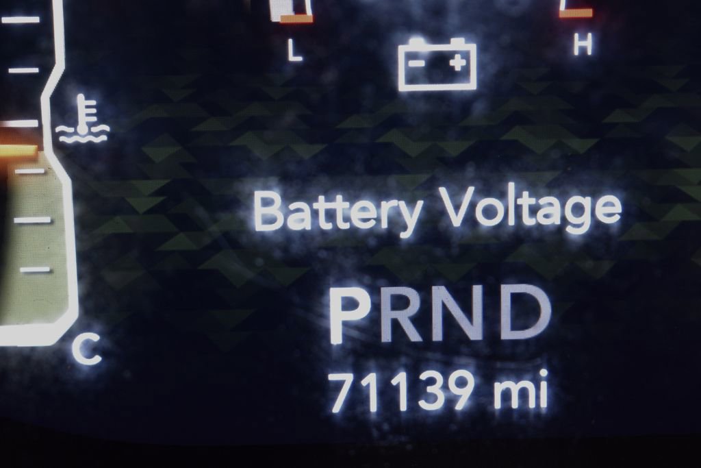 Used 2018 Jeep Wrangler Unlimited Sahara w/ Cold Weather Group image 21