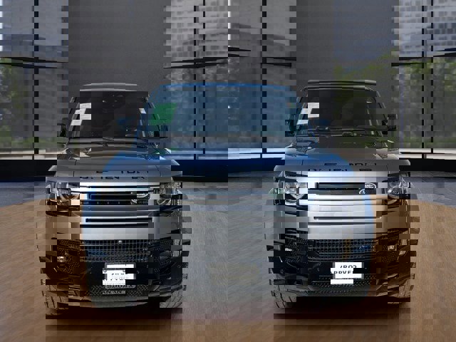 Used 2023 Land Rover Defender 130 X-Dynamic SE image 11