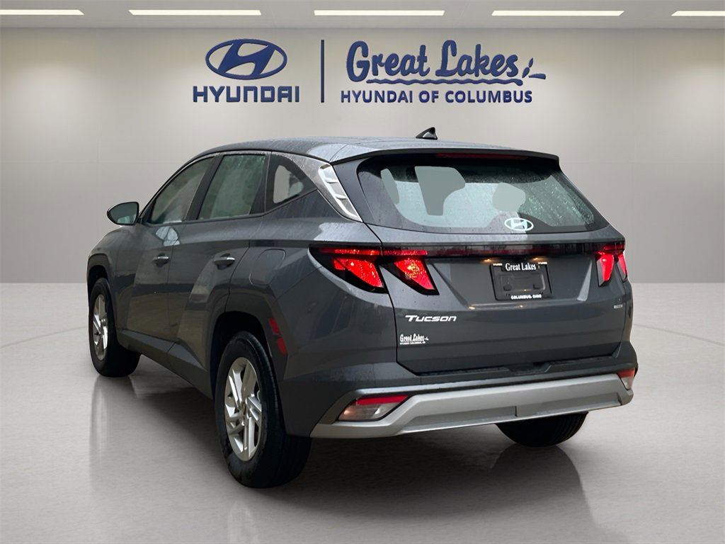 Certified 2025 Hyundai Tucson SE image 3