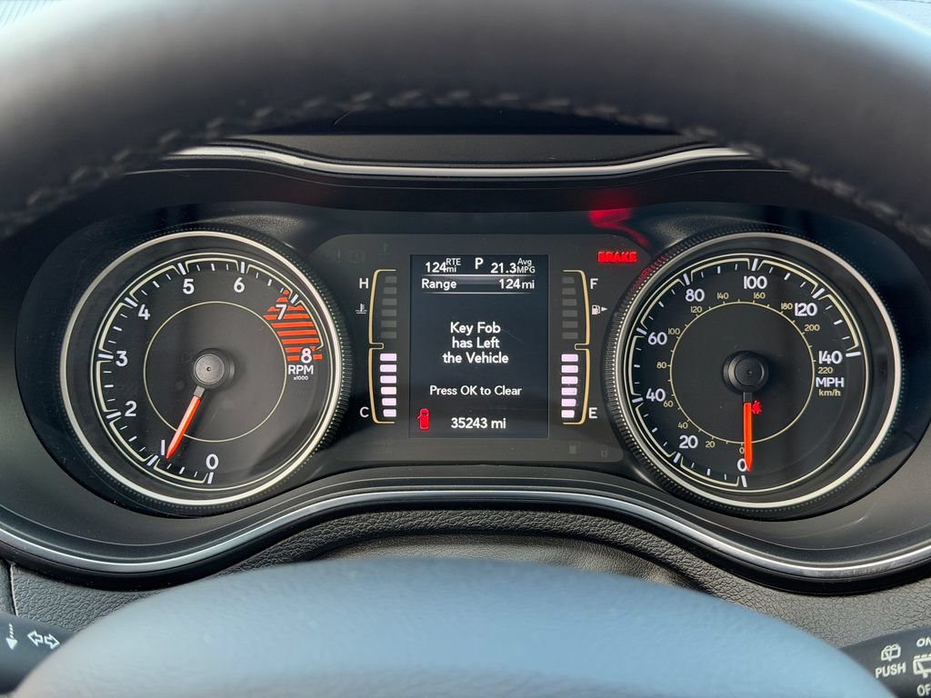 Used 2020 Jeep Cherokee Latitude Plus w/ Cold Weather Group AWD/4WD image 10