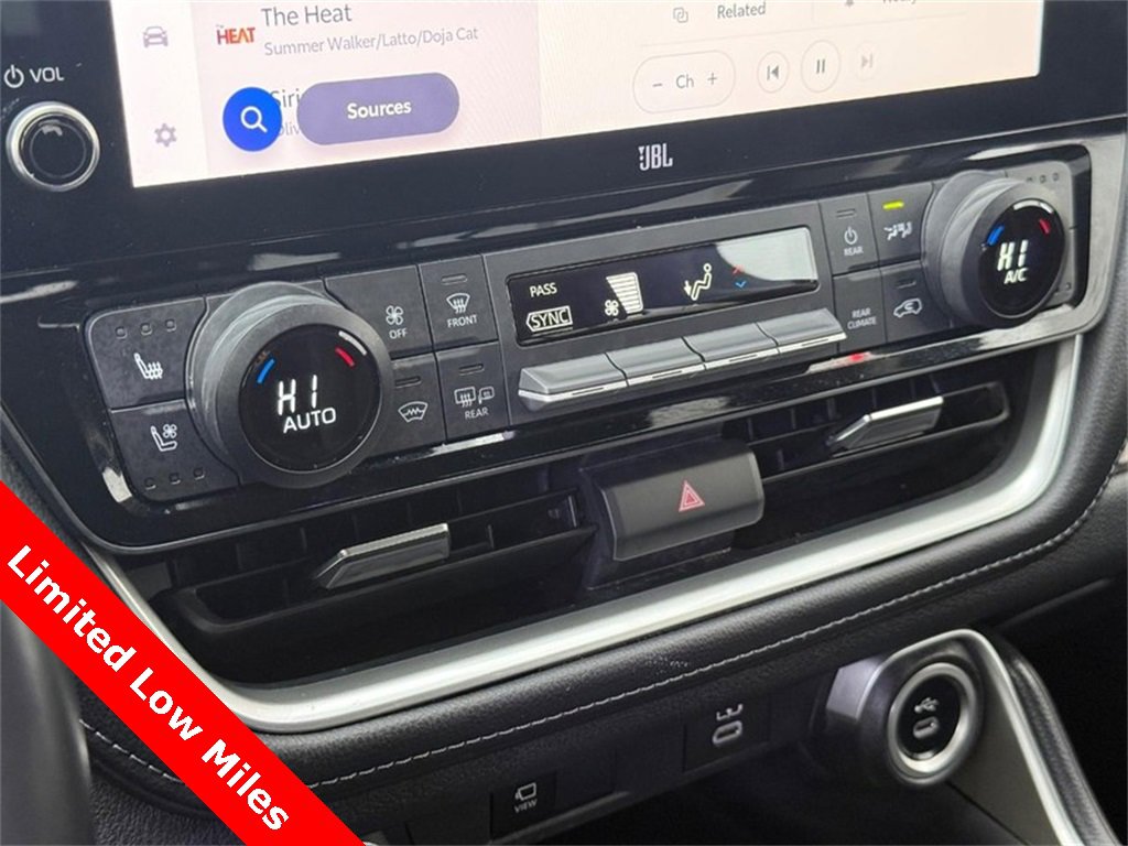 Used 2024 Toyota Grand Highlander Limited image 29