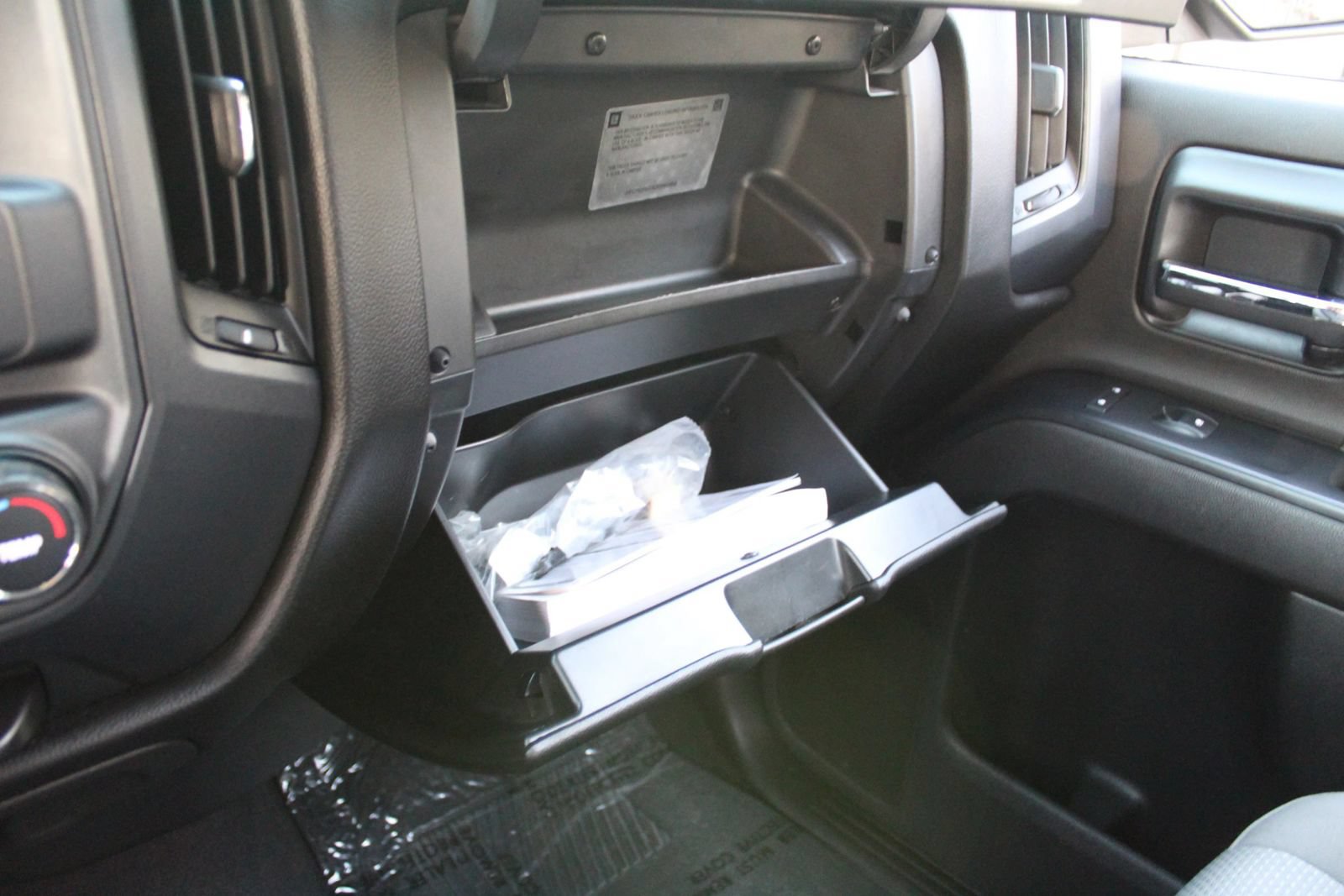 Used 2018 Chevrolet Silverado 1500 Custom w/ Custom Value Package RWD image 19