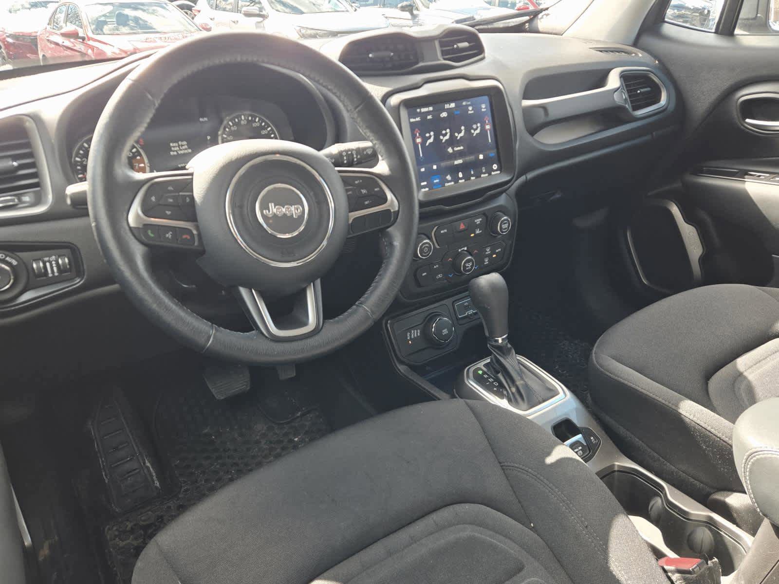 Used 2022 Jeep Renegade Latitude w/ Convenience Group AWD/4WD image 18