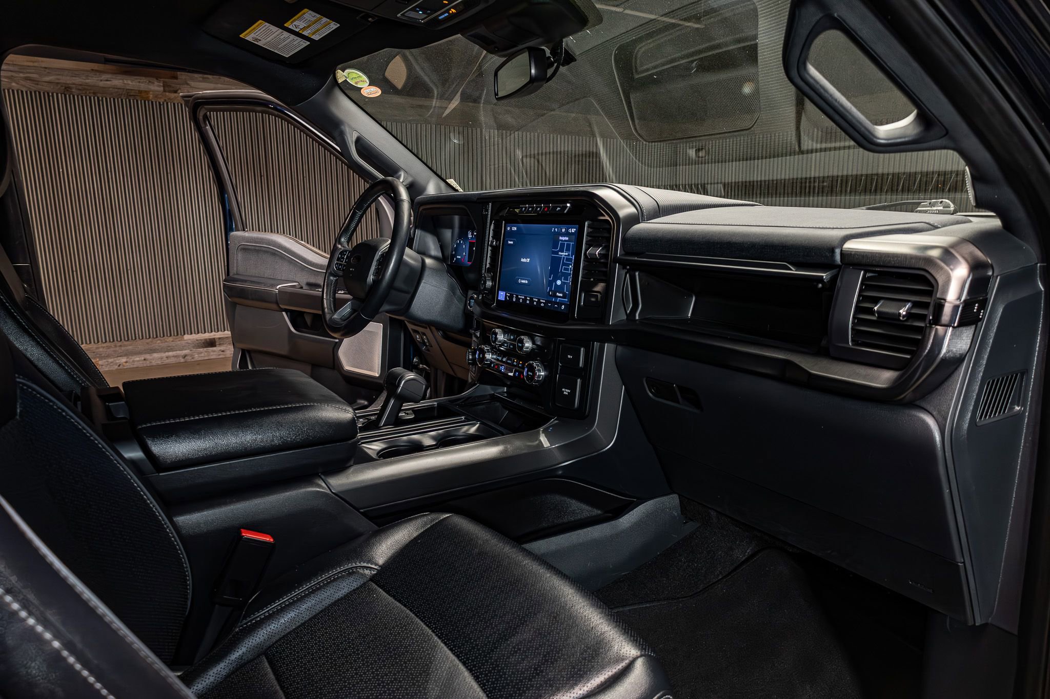 Used 2024 Ford F150 Lariat w/ Equipment Group 502A High AWD/4WD image 18