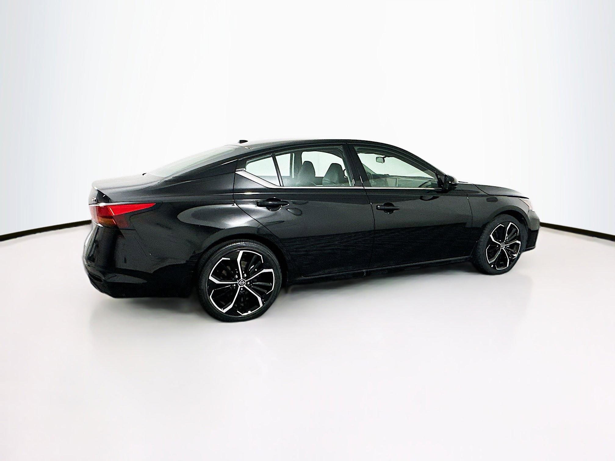 Used 2023 Nissan Altima 2.5 SR image 10