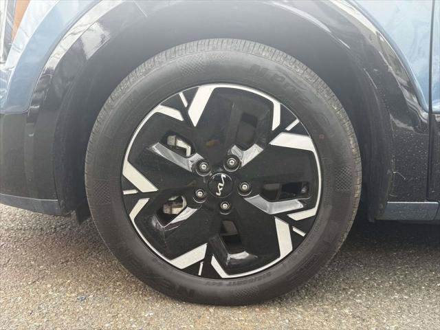 Used 2023 Kia Niro Wind w/ Wind Preserve Package FWD image 8