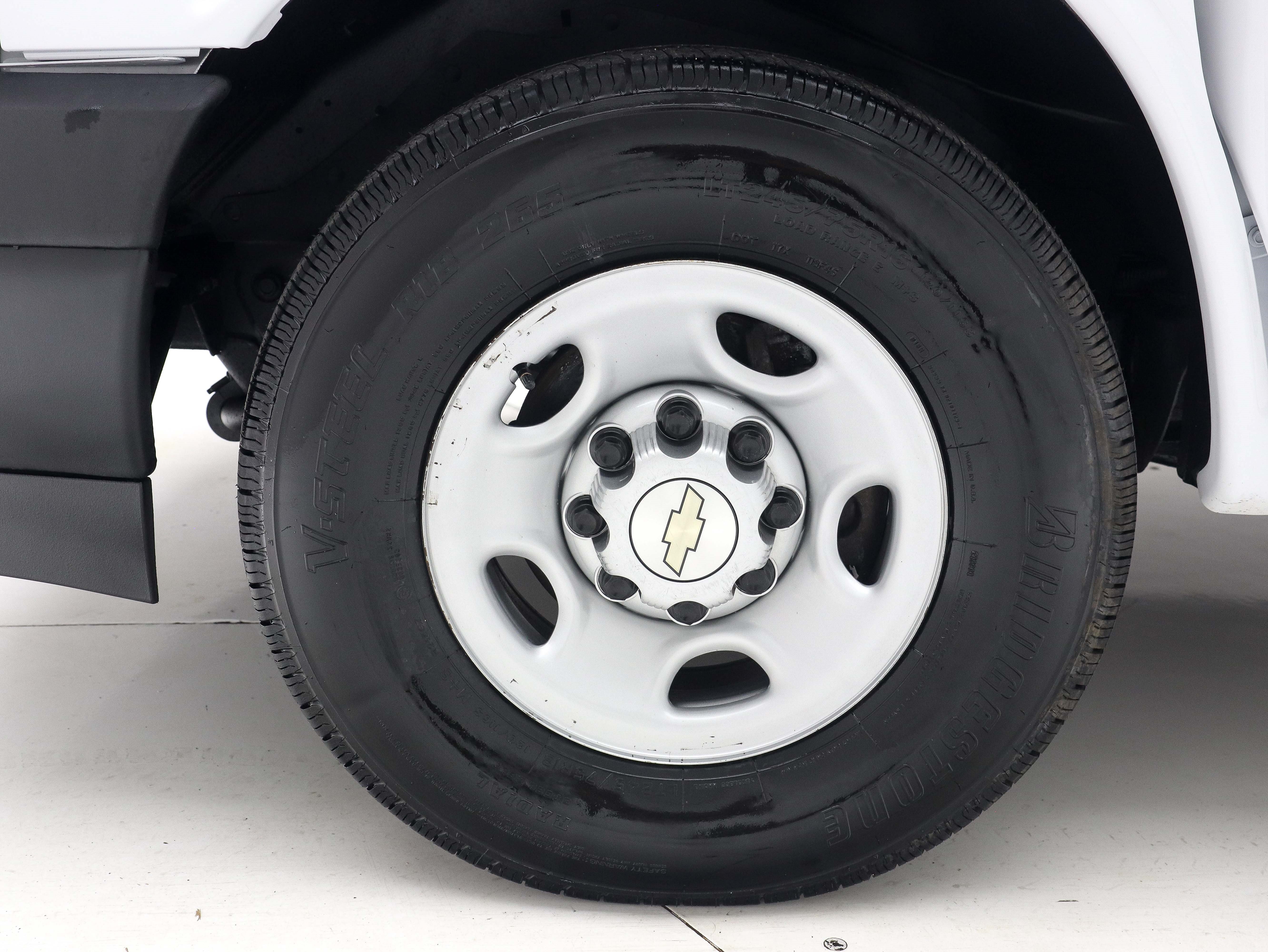 Used 2021 Chevrolet Express 2500 Extended RWD image 28