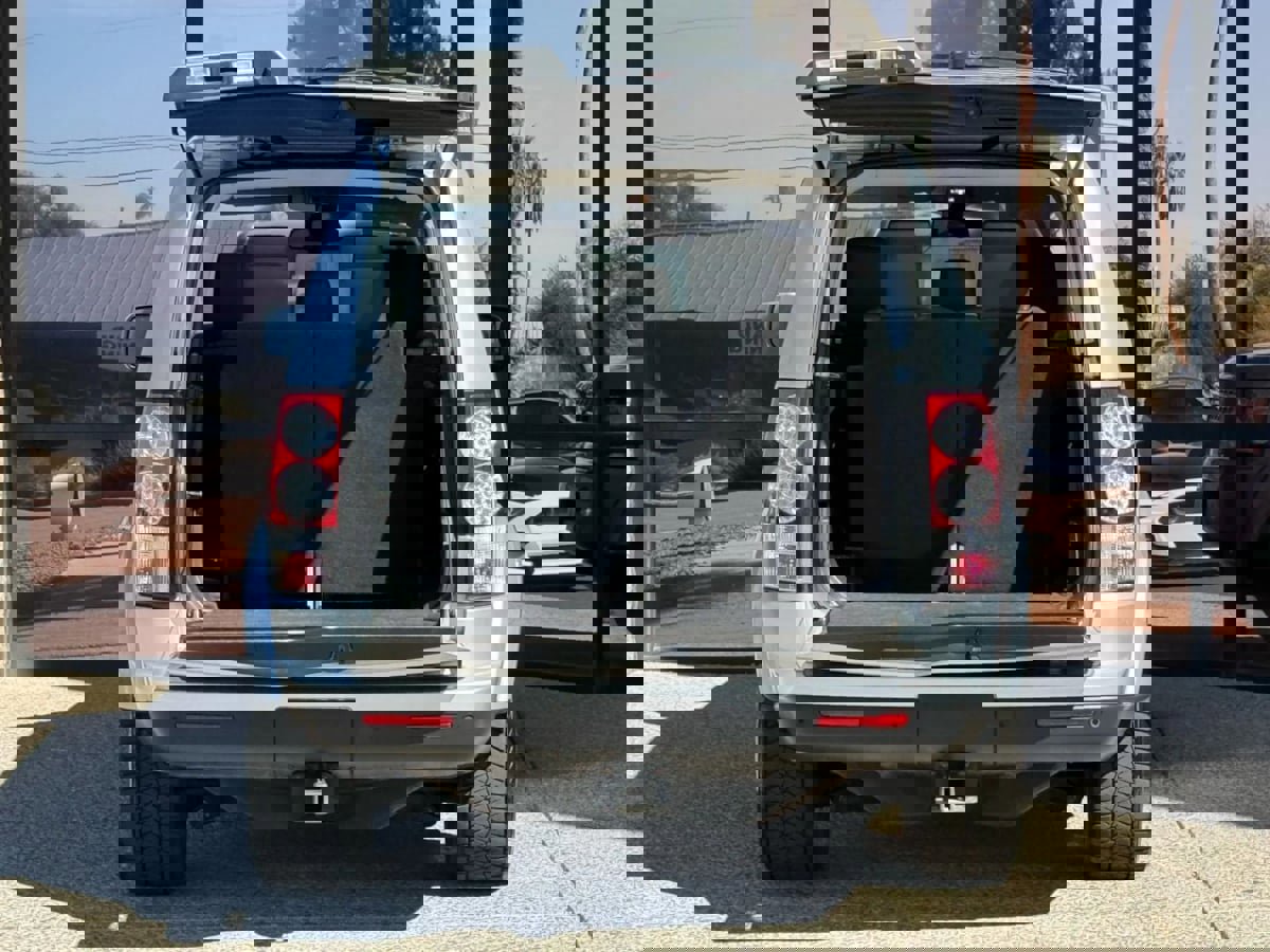 Used 2011 Land Rover LR4 HSE LUX image 31