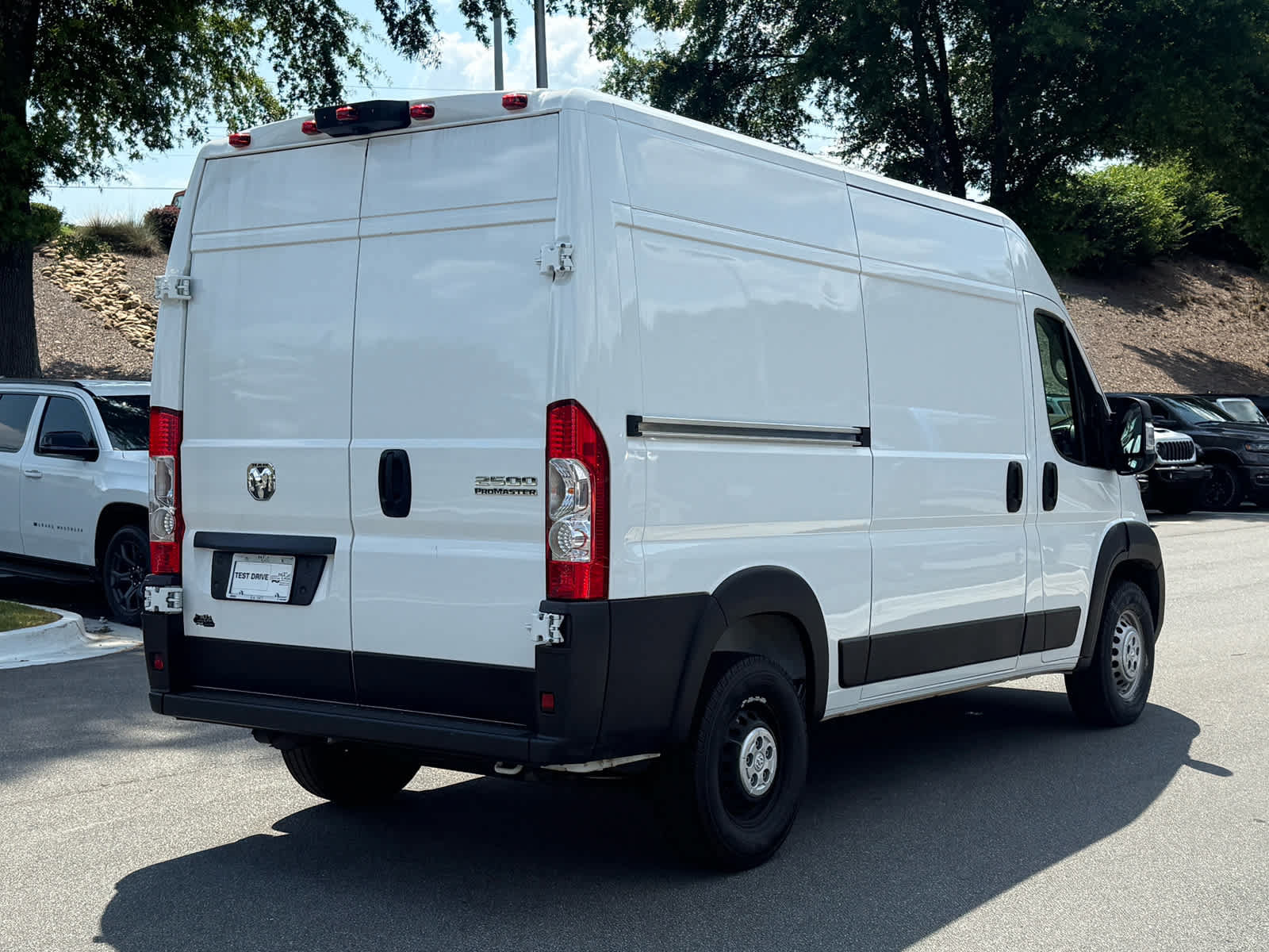Used 2024 RAM ProMaster 2500 w/ Convenience Group FWD image 5