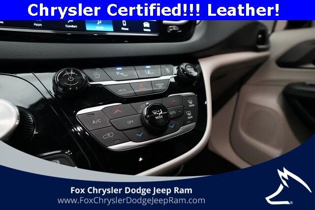 Certified 2024 Chrysler Pacifica Touring-L image 21