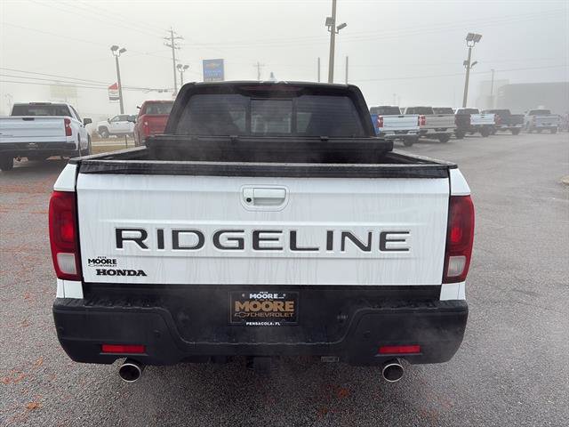 Used 2025 Honda Ridgeline Black Edition image 6