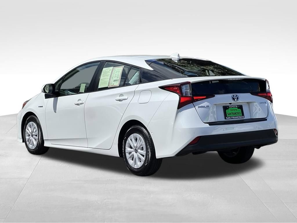 Certified 2022 Toyota Prius LE FWD image 3