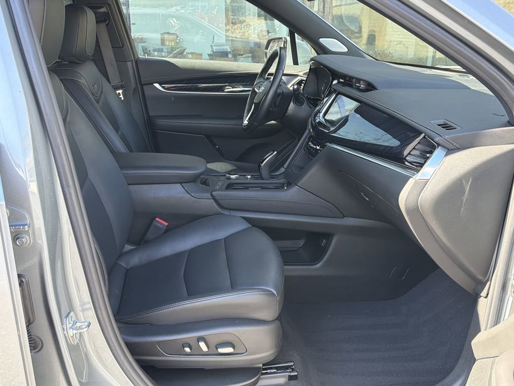 Certified 2025 Cadillac XT6 Premium Luxury image 13