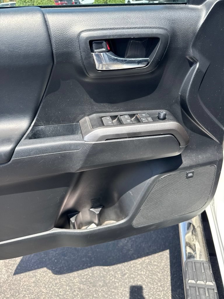 Used 2019 Toyota Tacoma Limited AWD/4WD image 18