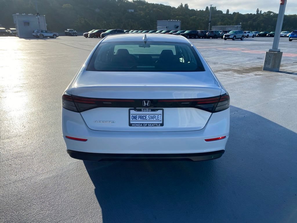 Certified 2023 Honda Accord EX image 11