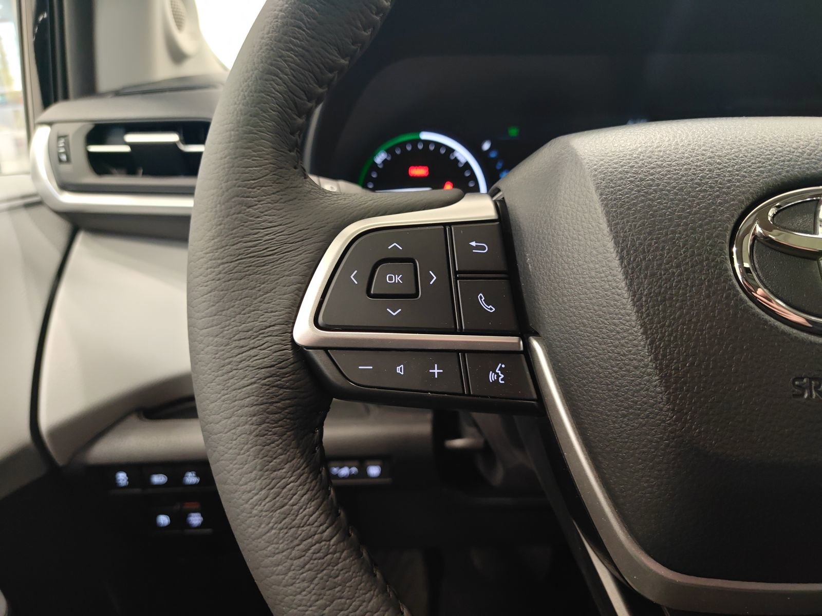 New 2026 Toyota Sienna XLE image 23