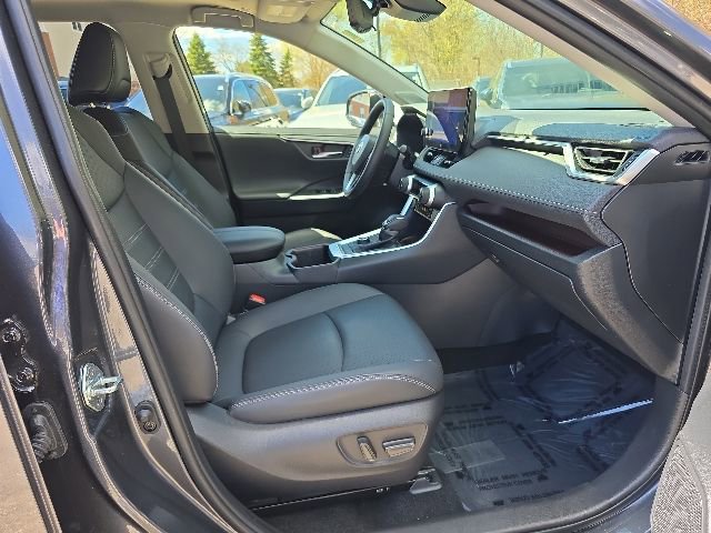 Used 2023 Toyota RAV4 Limited AWD/4WD image 17