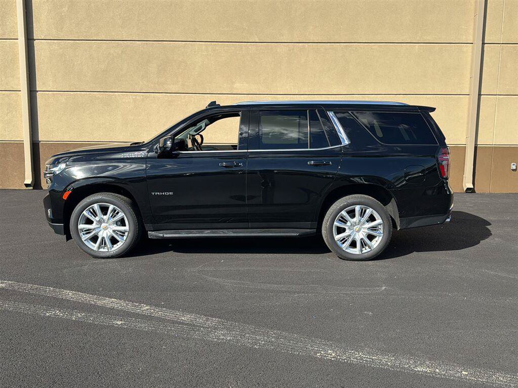 Used 2024 Chevrolet Tahoe High Country AWD/4WD image 9