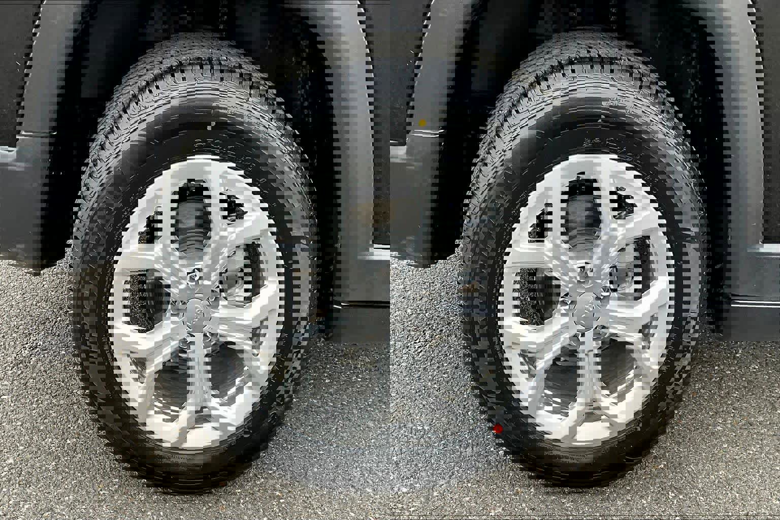 Used 2024 Jeep Compass Latitude image 35