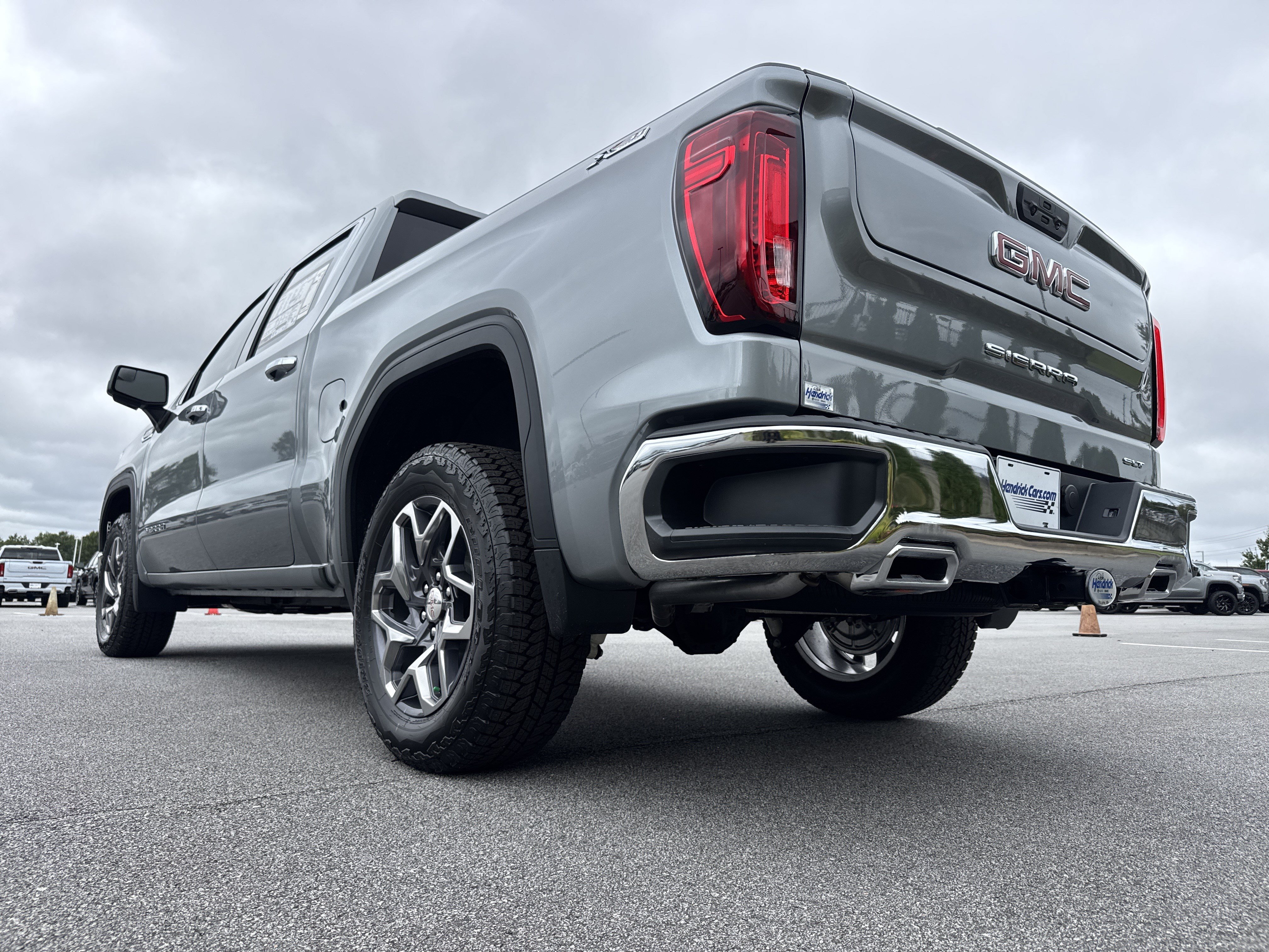New 2026 GMC Sierra 1500 SLT AWD/4WD image 8