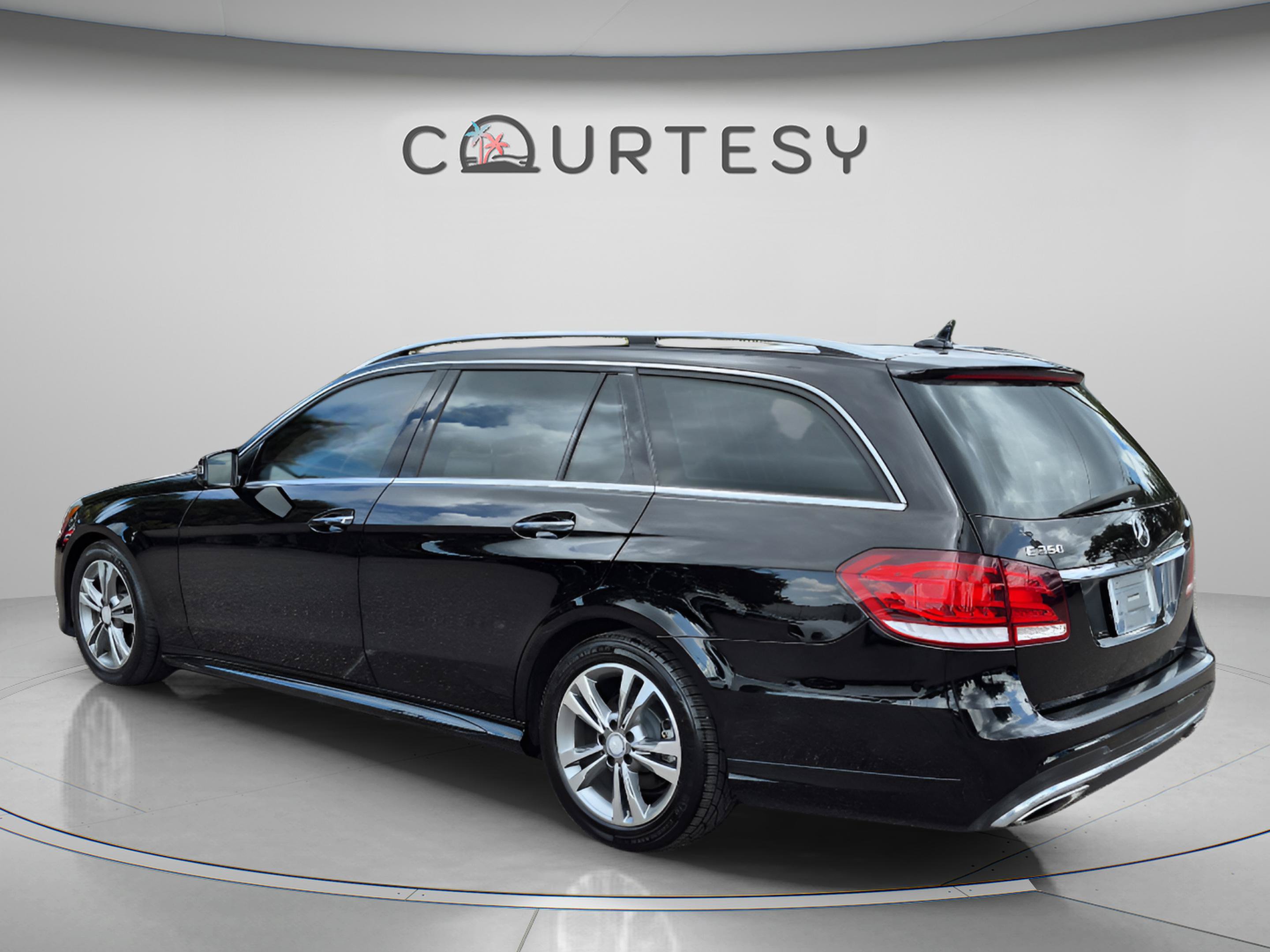 Used 2015 Mercedes-Benz E 350 4MATIC Wagon image 5