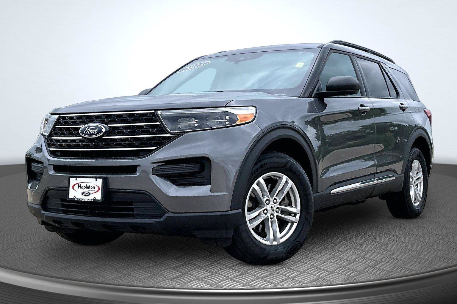 Used 2023 Ford Explorer XLT AWD/4WD image 1