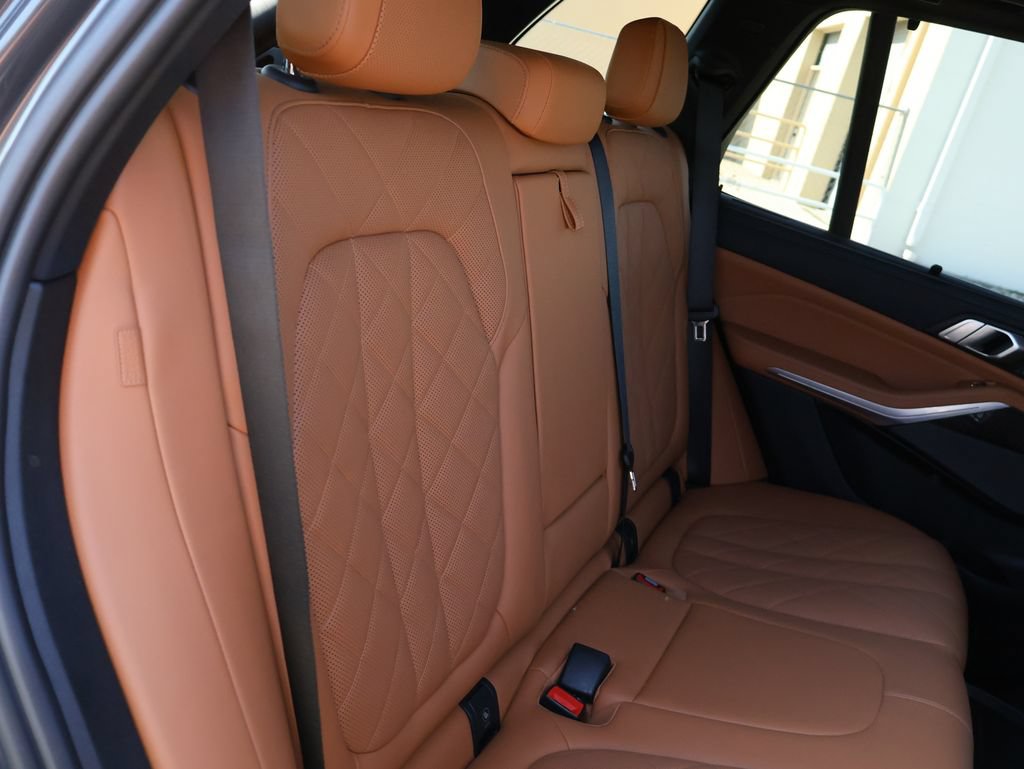 Used 2023 BMW X5 M50i w/ Executive Package AWD/4WD image 35