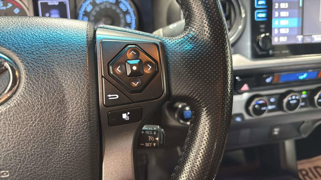 Used 2017 Toyota Tacoma TRD Off-Road AWD/4WD image 26
