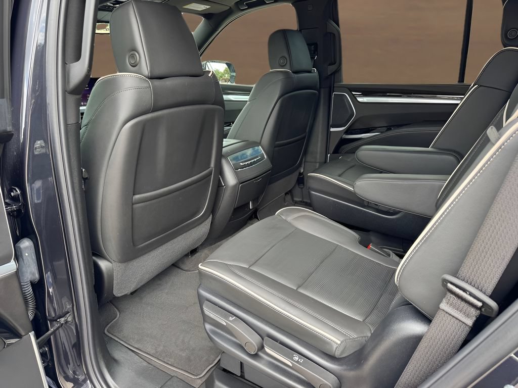 Certified 2025 Cadillac Escalade Premium Luxury AWD/4WD image 18