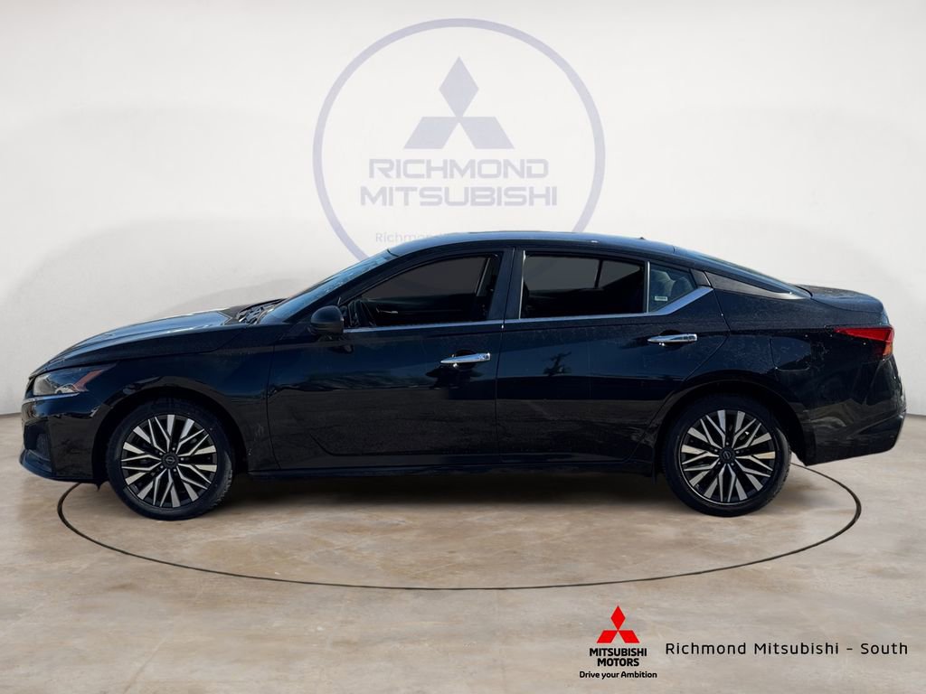Used 2024 Nissan Altima 2.5 SV image 6
