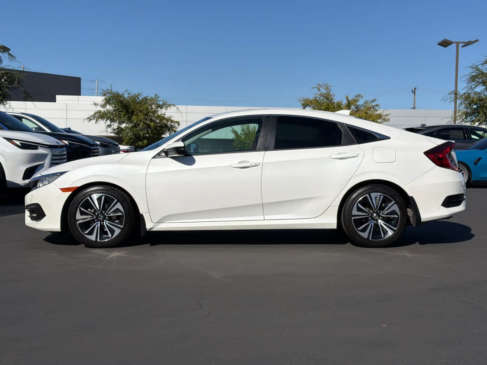 Used 2017 Honda Civic EX-T image 9