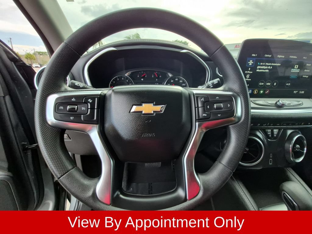 Used 2025 Chevrolet Blazer LT FWD image 23